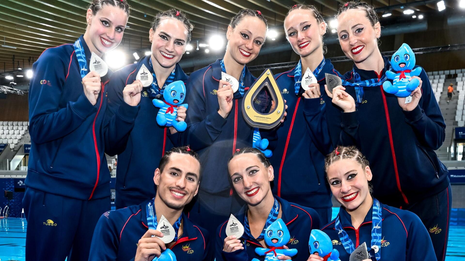 Paula Ramírez es penja la plata europea amb l’equip espanyol de natació artística